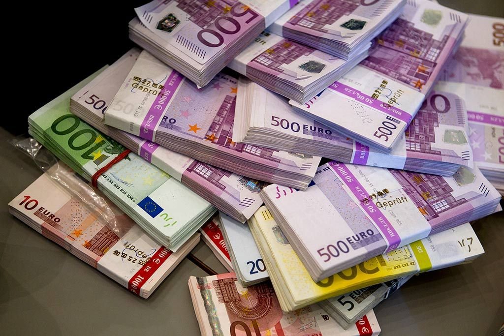 EURO BILLS